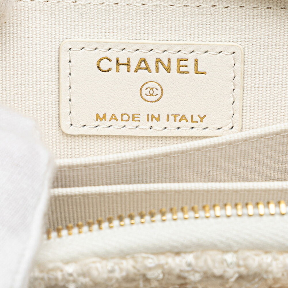 CHANEL White Leather Logo Wallet - Picture 7 of 10